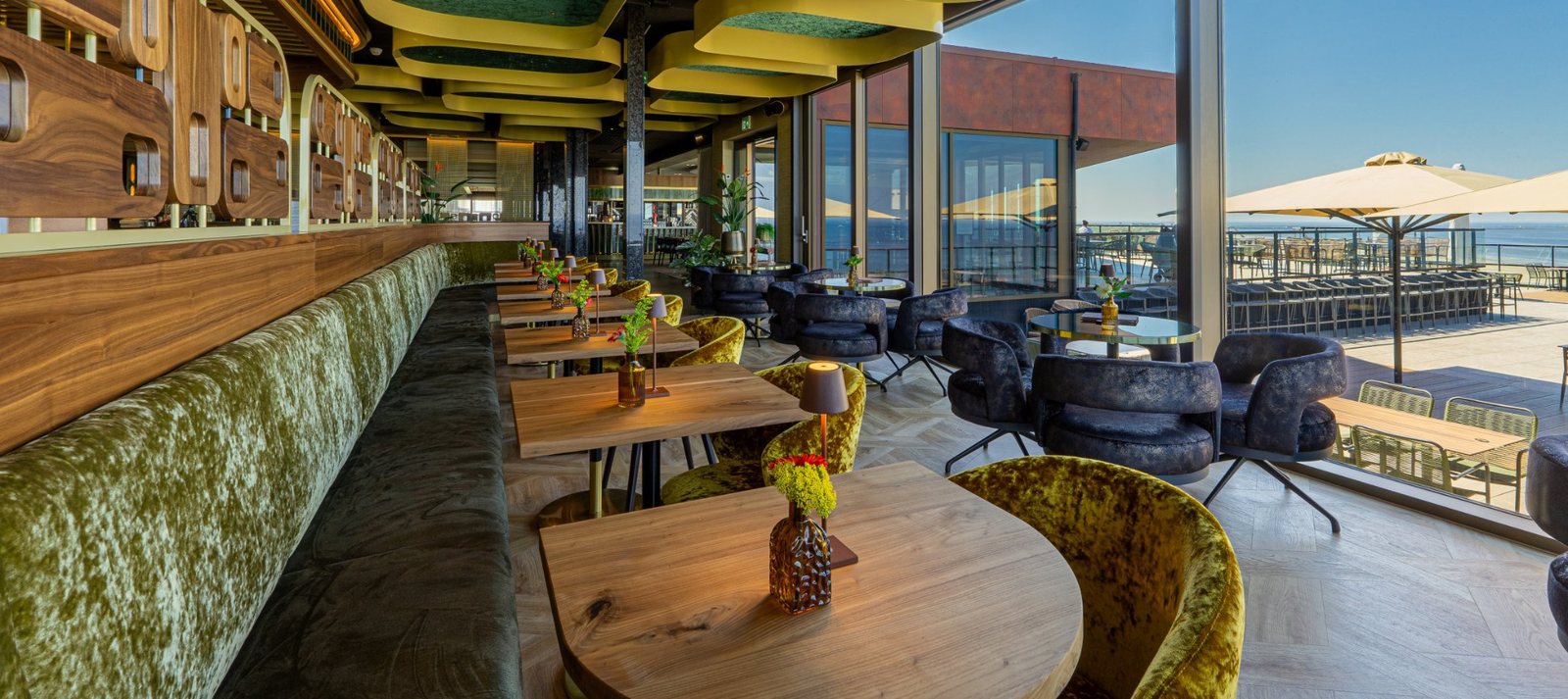 Brasserie met zeezicht van Strandhotel Het Hoge Duin