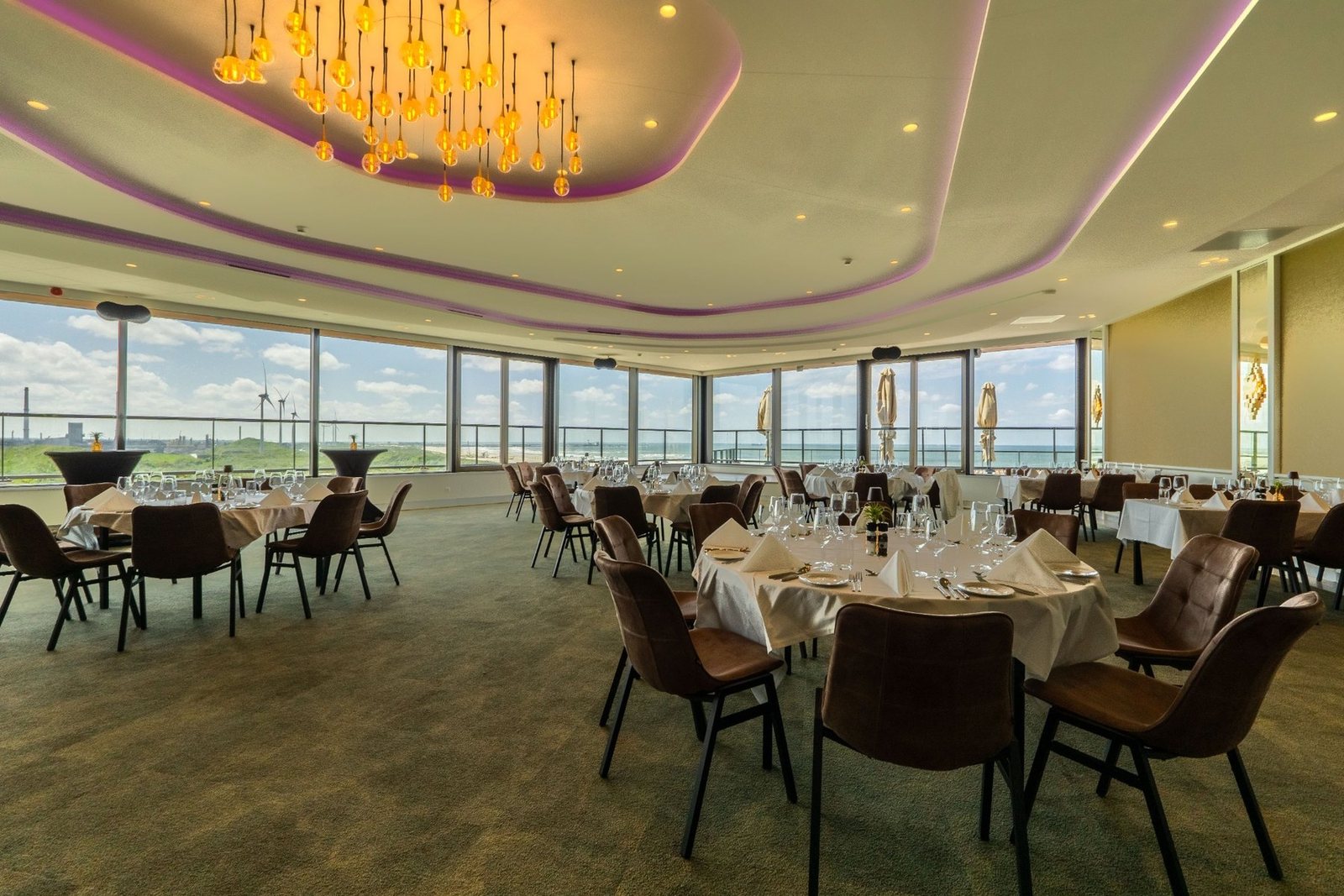 Dineropstelling in de panoramazaal