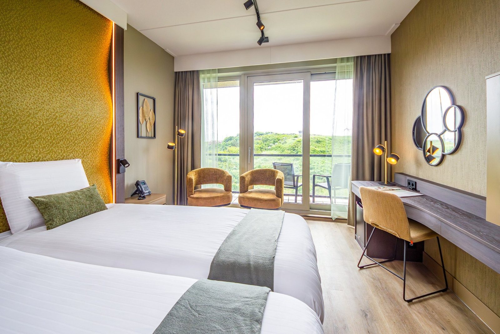 Hotelkamer met duinzicht